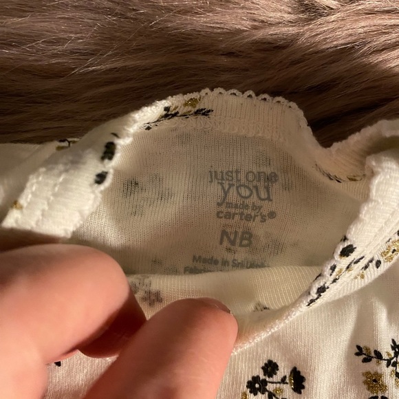 5/$25 Carters onesie size newborn - Picture 3 of 3